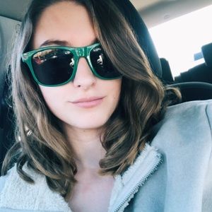 Meet your Posher, Julia